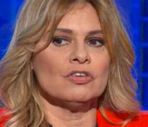 Debora Caprioglio, che fine ha fatto e com’è oggi: età,。